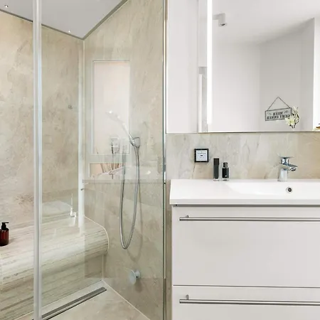 Moderne Direkt Am Daire